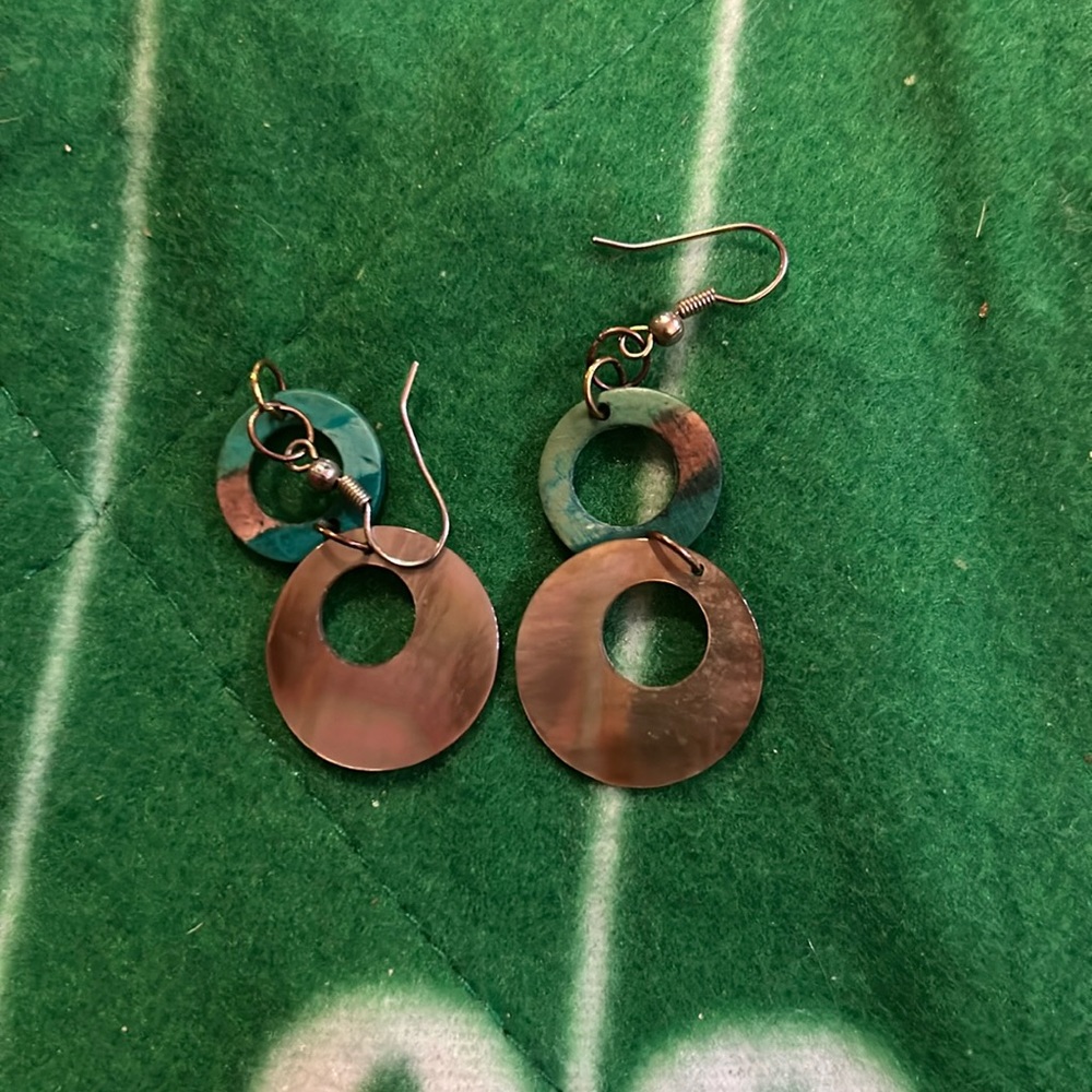 Vintage‎ Mother Of Pearl Shell Earrings